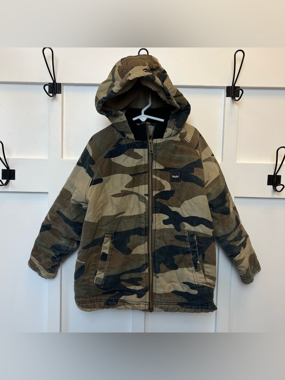 Walls Tough Wear Camo Hooded Coat Jacket Youth Size Medium Outdoors Durable Fall